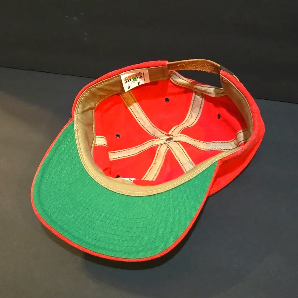 1990s NEW MICKEY MOUSE DISNEY GOOFY HAT COMPANY RED LEATHER STRAP HAT USA